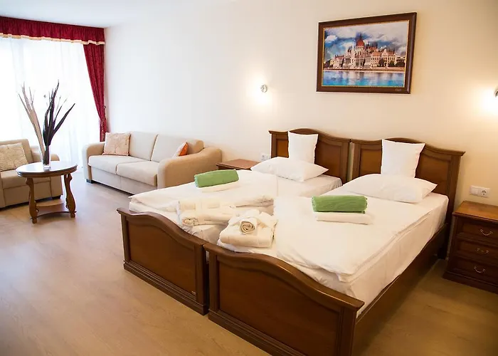 Отель Luxury 3*