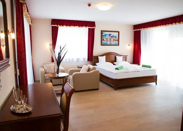 Luxury Отель 3*